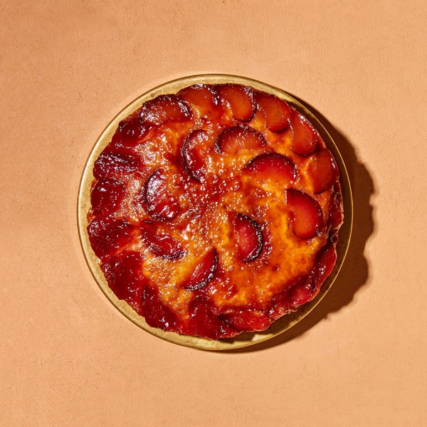 Plum and lime upside-down cake 