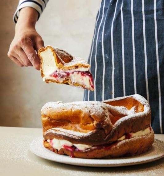 Plum and mascarpone karpatka