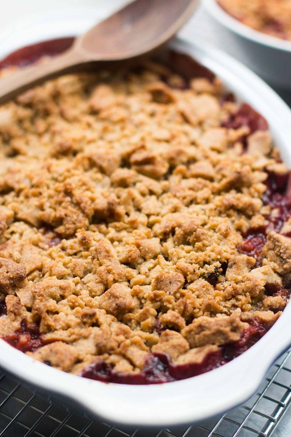 Plum and rhubarb crisp