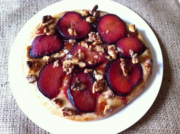 Plum and walnut pizza