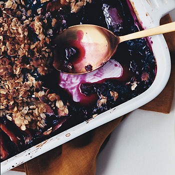 Plum berry crisp