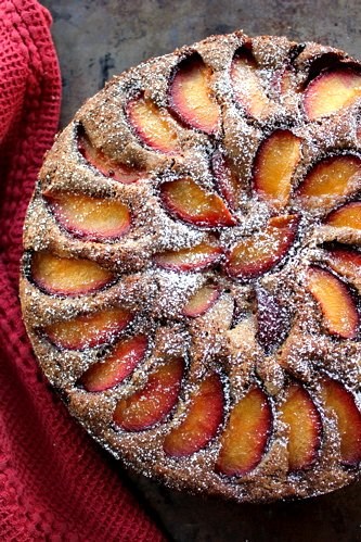 Plum biercake
