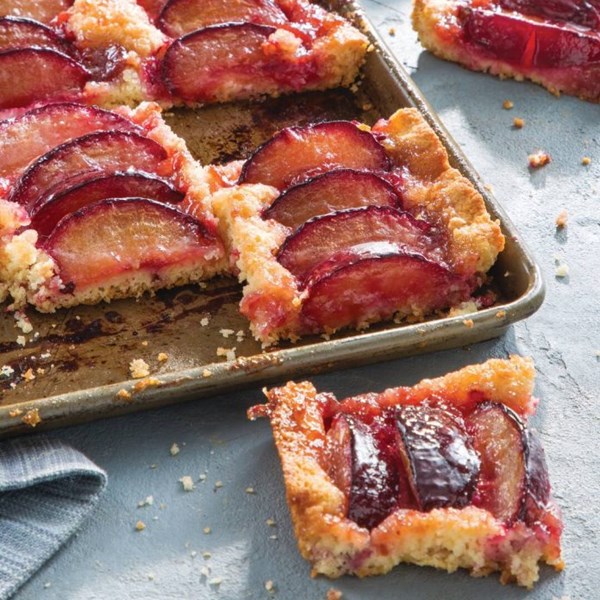 Plum biscuit tart