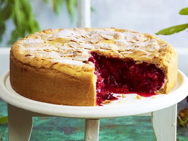Plum cake pie