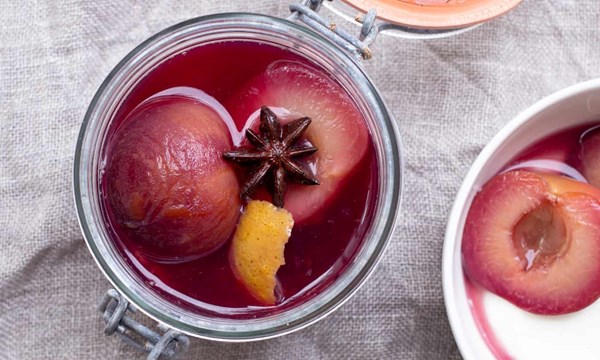 Plum compote