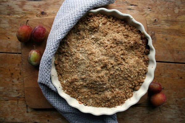 Plum crumble