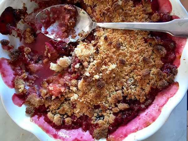 Plum crumble