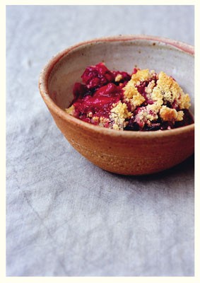Plum crumble tart