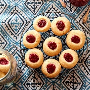 Plum jam drops