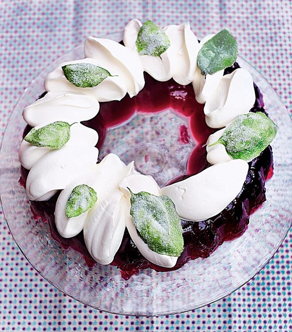 Plum jelly with elderflower Chantilly