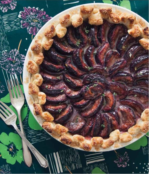 Plum thyme pie