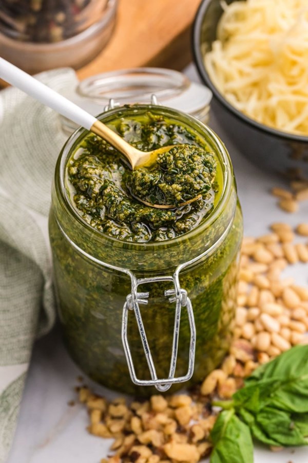 Pne nut and walnut pesto sauce