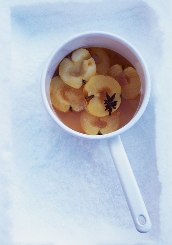 Poached apples with ginger and anise