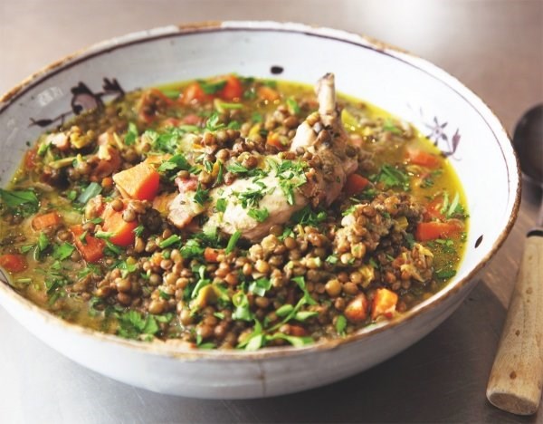 Poached chicken with lardons and lentils