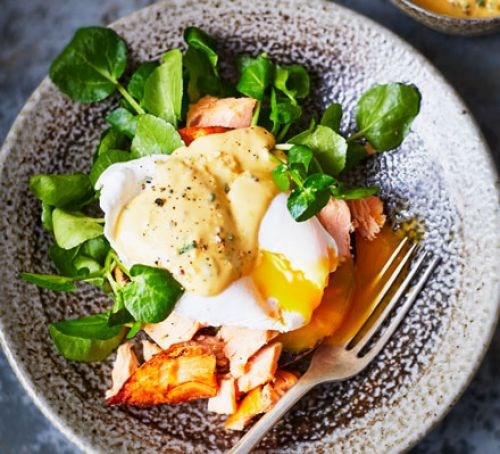Poached duck egg with hot smoked salmon & mustard Hollandaise 