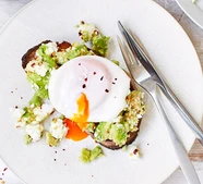 Poached egg on avocado & feta toast