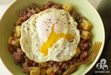 Poached egg with Tuscan breakfast hash