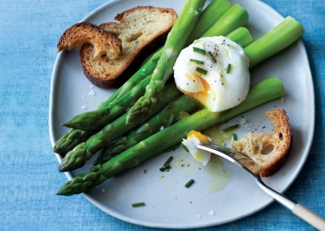 Poached eggs over asparagus