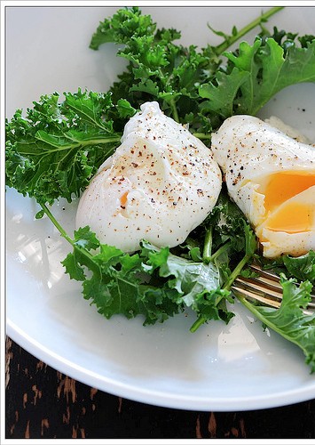 Poached eggs with kale
