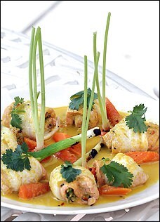 Poached fillets of sole and salmon Thailandaise