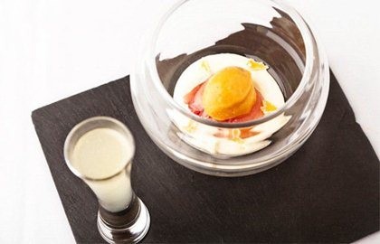Poached peach, lemon cream and vanilla lemonade