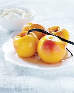 Poached peaches with lemon cream