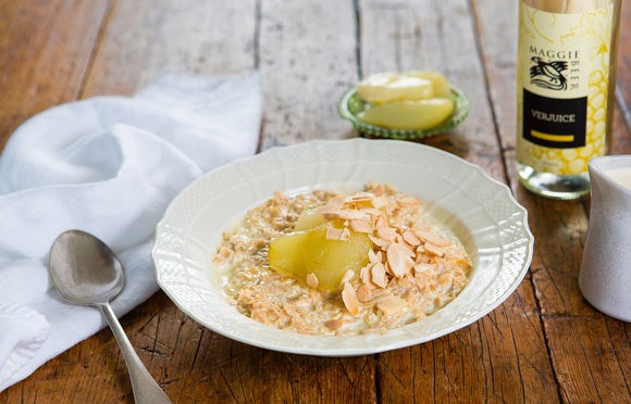 Poached pear porridge