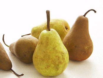 Poached pears with chocolate sauce
