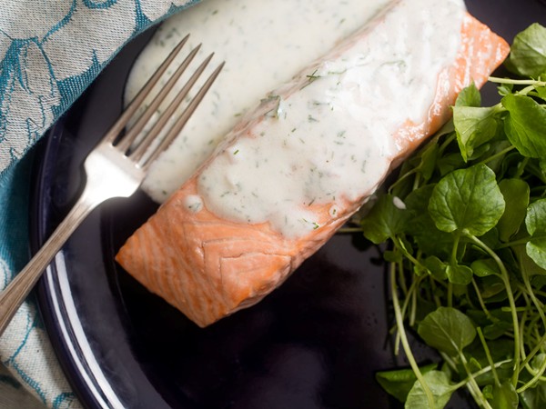 Poached salmon with dill-yogurt sauce