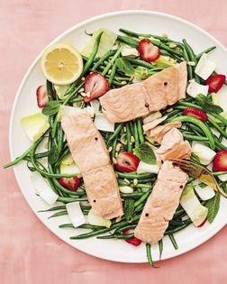 Poached salmon with French green beans and strawberry salad