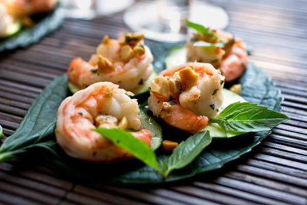 Poached shrimp with Thai basil and peanuts