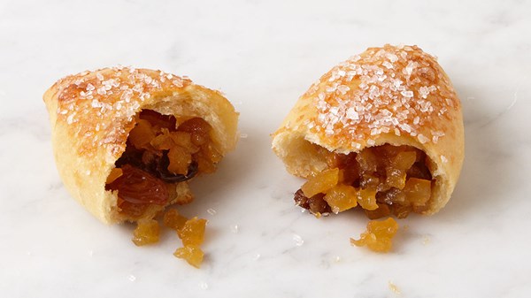 Pogaca rolls with caramelized apples and golden raisins