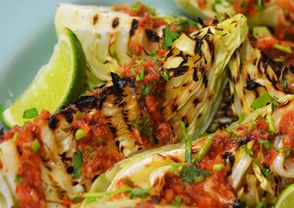 Pointed cabbage with nam prik