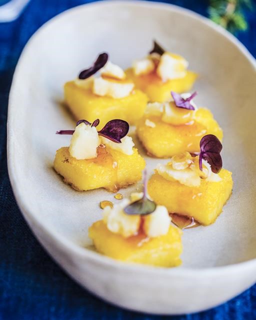 Polenta bites with pecorino and honey