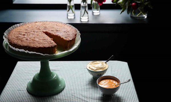 Polenta cake, lemon curd and cream