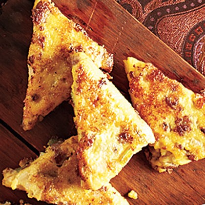 Polenta-sausage trianges