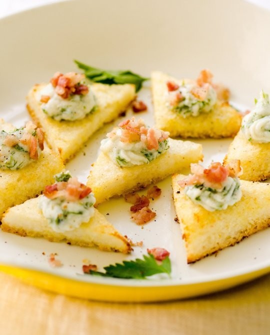 Polenta toasts with herbed ricotta & bacon
