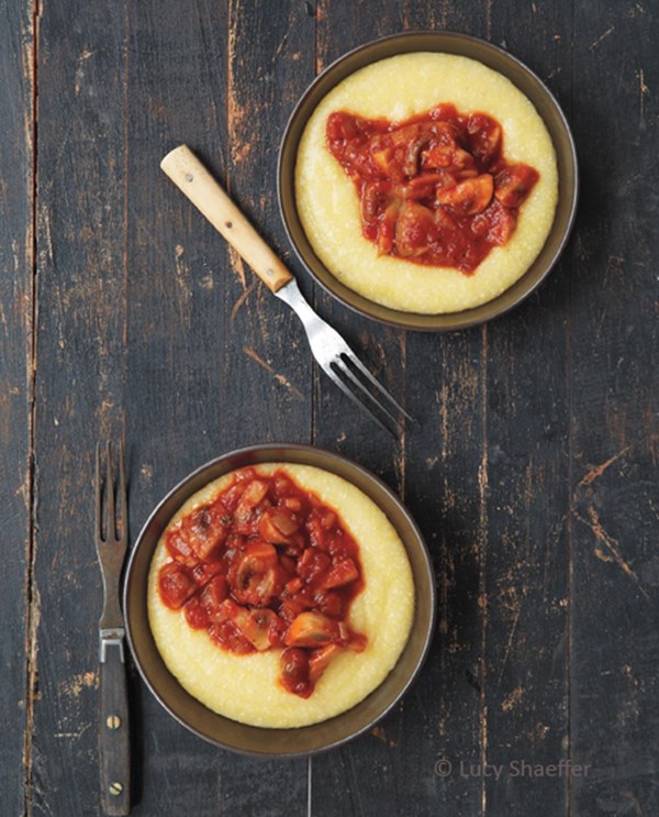 Polenta with spicy tomato ragù