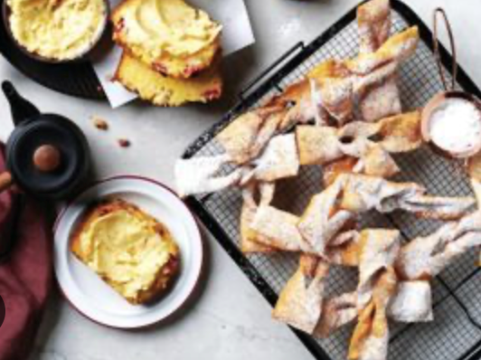 Polish angel wings with lemon (Faworki)