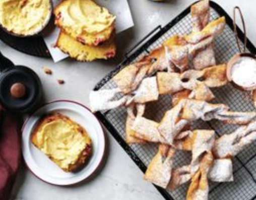 Polish angel wings with lemon (Faworki)