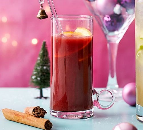 Pomegranate & vermouth mulled wine