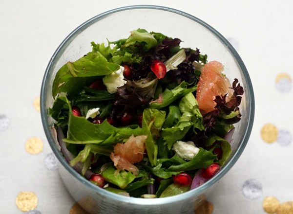 Pomegranate and grapefruit green salad
