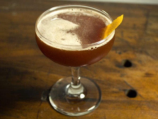 Pomegranate bourbon cocktail 