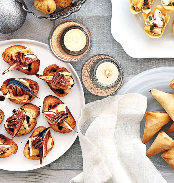 Pomegranate Brie bites