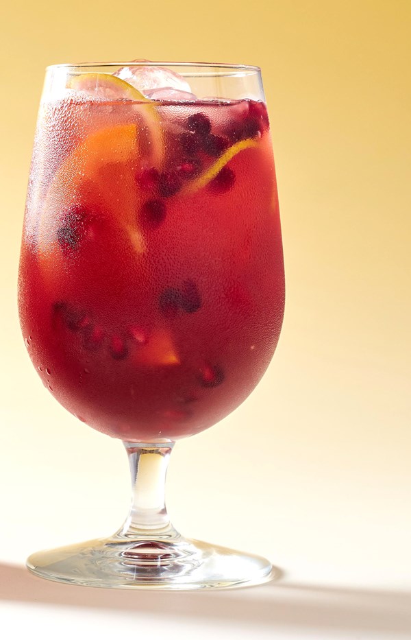 Pomegranate-citrus sans-gria