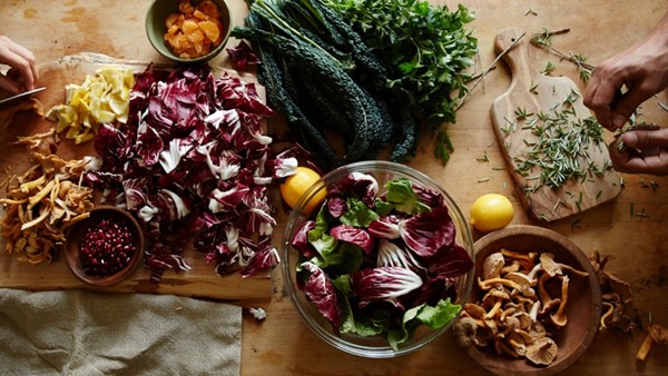 Pomegranate clementine salad