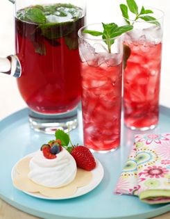 Pomegranate-mint fizz