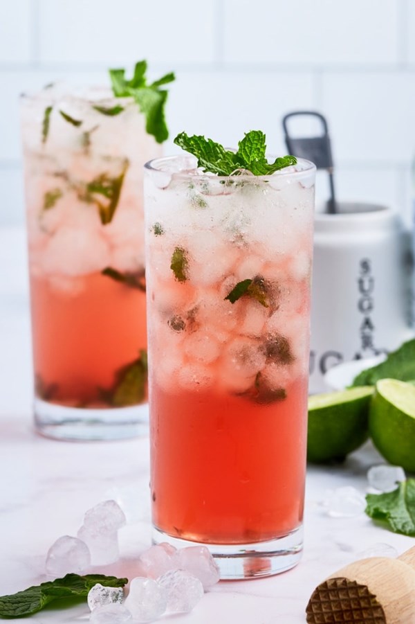 Pomegranate mojitos