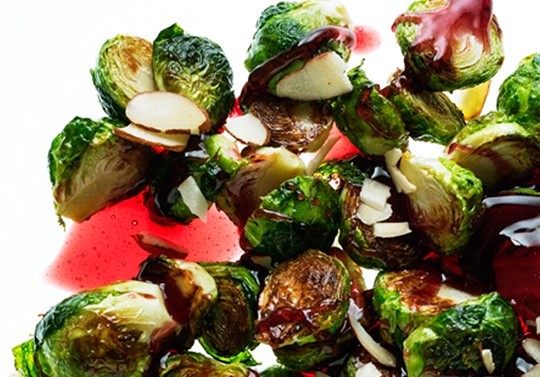 Pomegranate roasted Brussels sprouts (Cavoletti di Bruxelles arrostiti al melograno)