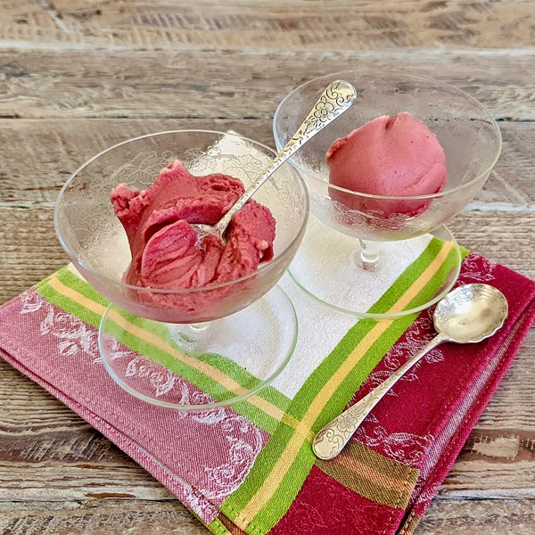 Pomegranate sorbet (Sorbetto di melograno)